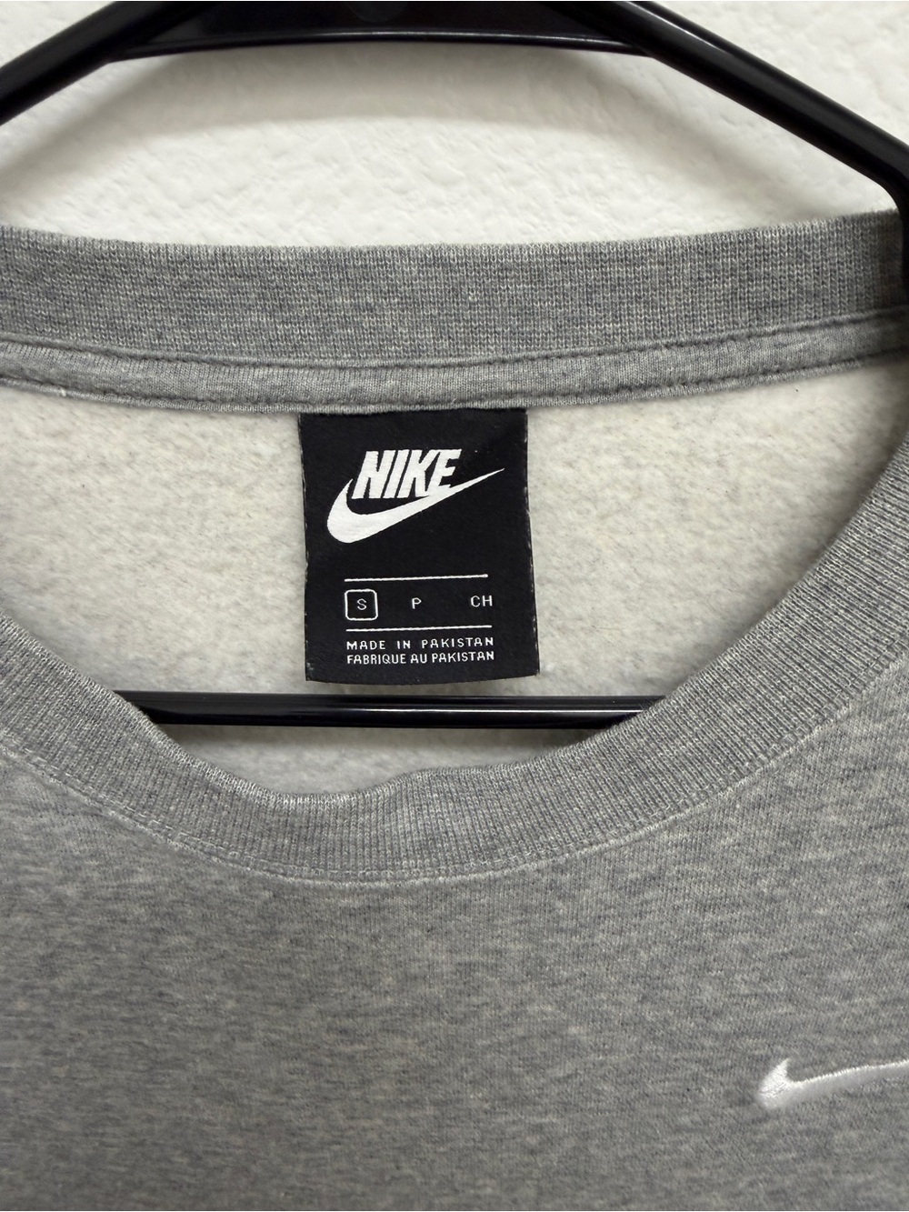 Nike Cropped Grey Crewneck Sweatshirt - Picture 3 of 3